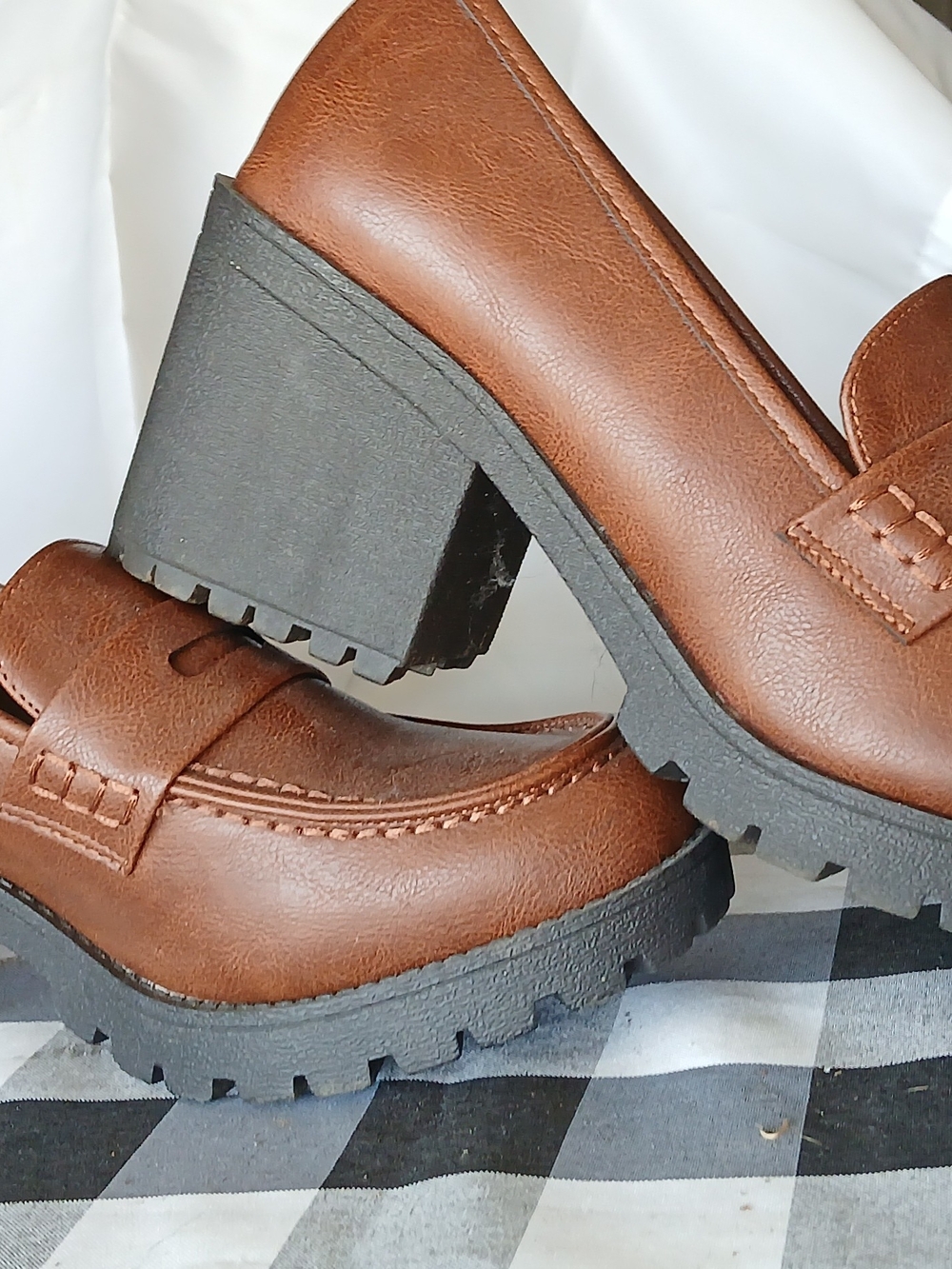 SODA Hender Platform Loafers in Brown US 10 Like New